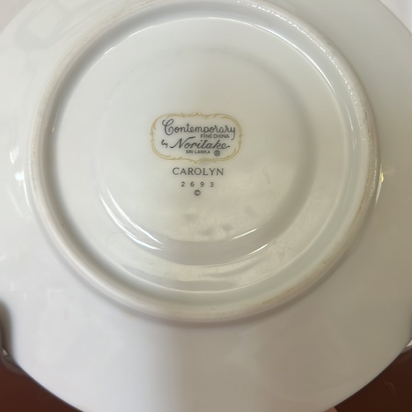 Contemporary Noritake Fine china Carolyn2693 sets of 2 footed cups & 2 saucers - Picture 5 of 6